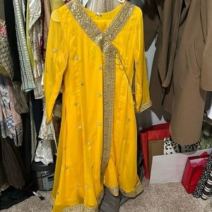 Dholki mehndi outfit Pakistani Indian